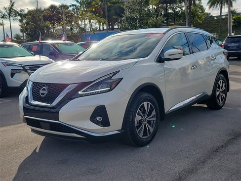 Certified 2024 Nissan Murano SV image 3