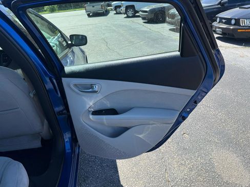 Used 2013 Dodge Dart SXT w/ Popular Equipment Group FWD image 16