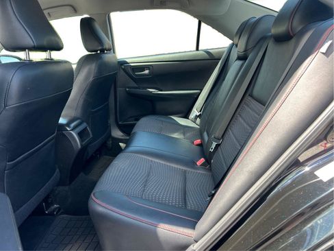 Used 2015 Toyota Camry SE FWD image 11