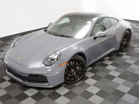 Used 2025 Porsche 911 Carrera image 2