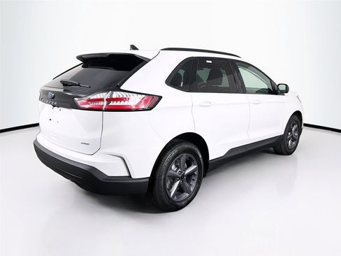 Used 2023 Ford Edge SEL w/ Sport Appearance Package AWD/4WD image 7