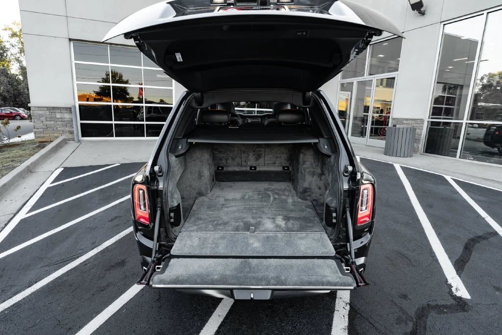 Used 2019 Rolls-Royce Cullinan AWD/4WD image 13