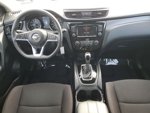 Used 2020 Nissan Rogue Sport S image 11