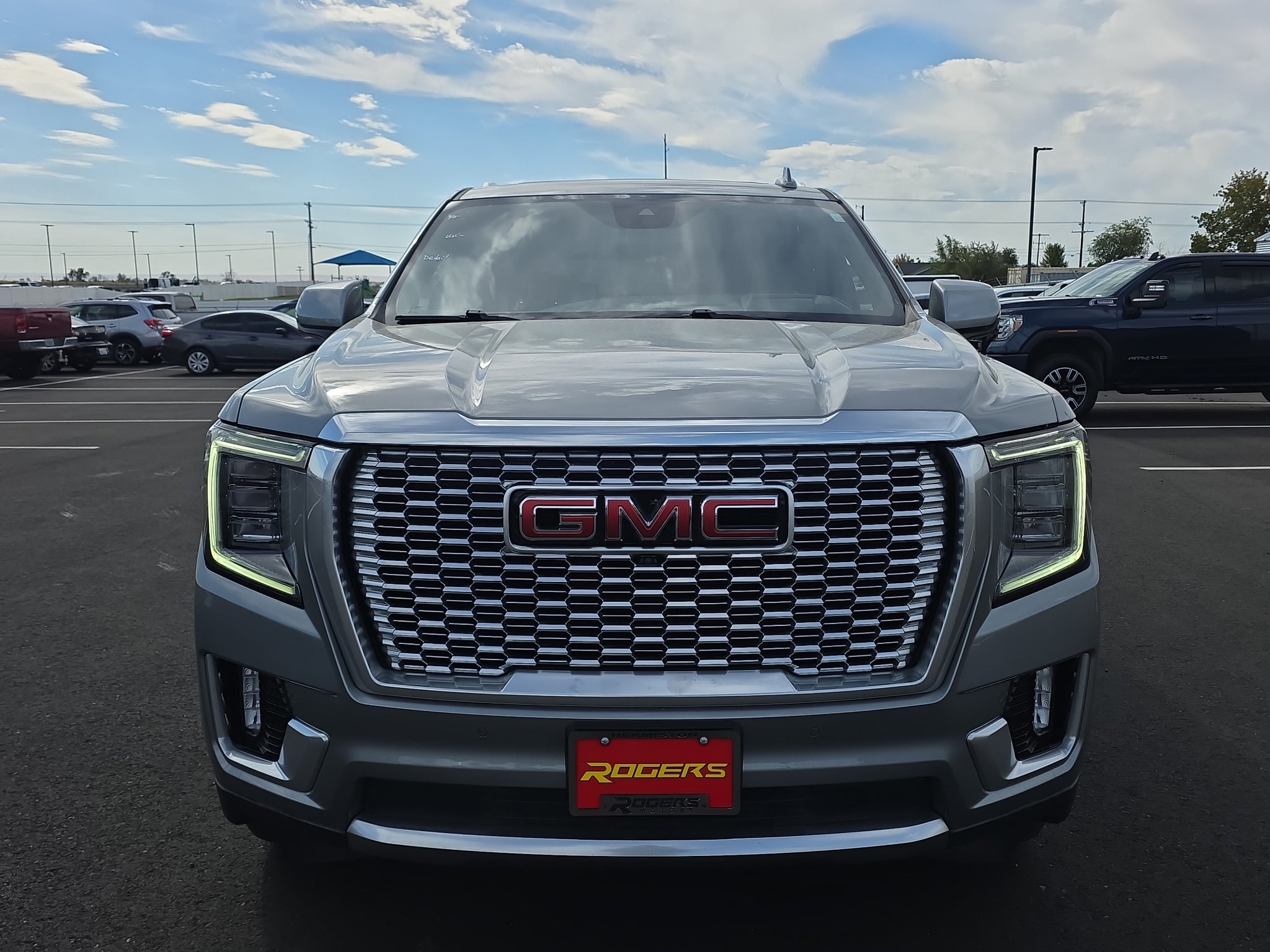 Used 2023 GMC Yukon Denali AWD/4WD image 2