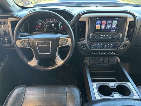 Used 2017 GMC Sierra 2500 Denali w/ Duramax Plus Package AWD/4WD image 23