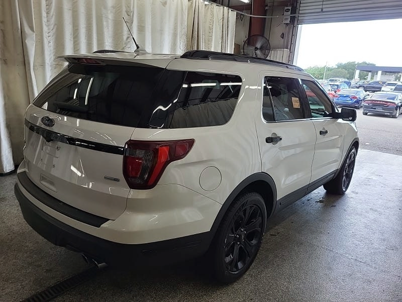 Used 2019 Ford Explorer Sport w/ Equipment Group 401A AWD/4WD image 4