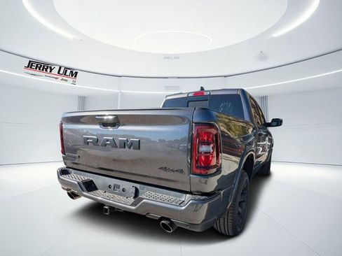 New 2026 RAM 1500 4x4 Crew Cab image 3