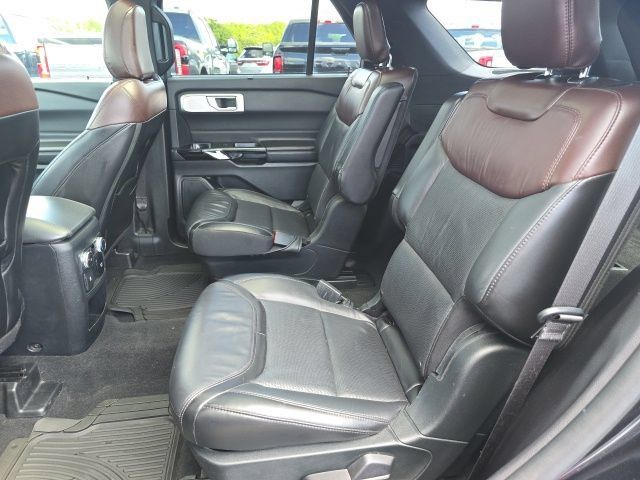 Used 2021 Ford Explorer Platinum w/ Equipment Group 601A AWD/4WD image 23