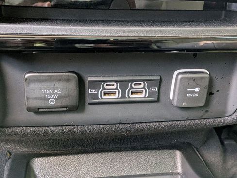 Used 2022 Jeep Wagoneer Series III w/ Premium Group I AWD/4WD image 35