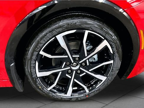 New 2026 Toyota Prius Plug-In Hybrid FWD image 12