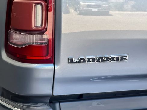 Used 2019 RAM 1500 Laramie AWD/4WD image 25