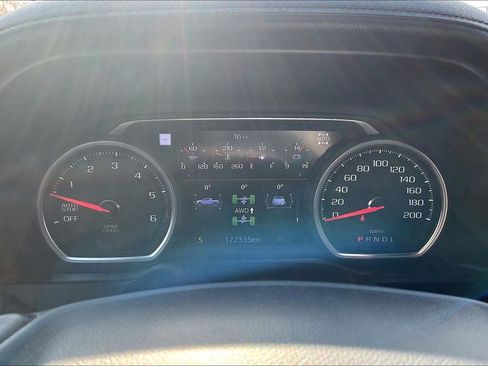 Used 2020 Chevrolet Silverado 1500 High Country w/ Technology Package image 17