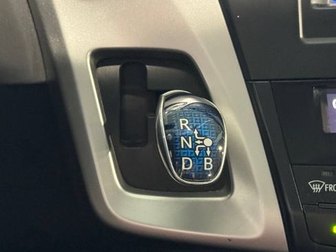 Used 2014 Toyota Prius V Three FWD image 23