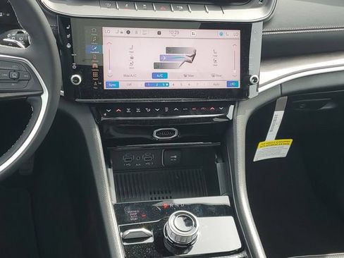 New 2026 Jeep Grand Cherokee Limited AWD/4WD image 15