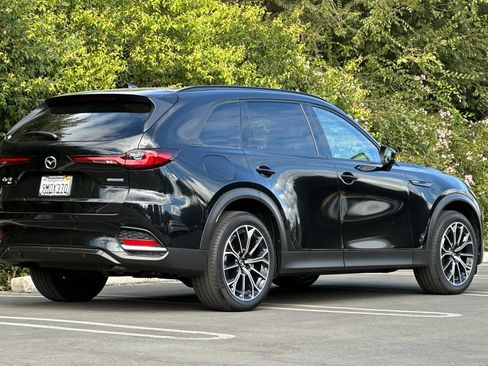 Certified 2025 MAZDA CX-70 Plug-In Hybrid w/ Premium Pkg image 4