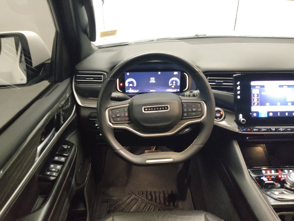 Used 2022 Jeep Wagoneer Series III AWD/4WD image 22