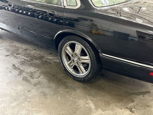 Used 1999 Jaguar XJ8 image 31