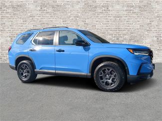 Used 2025 Honda Pilot TrailSport video 1