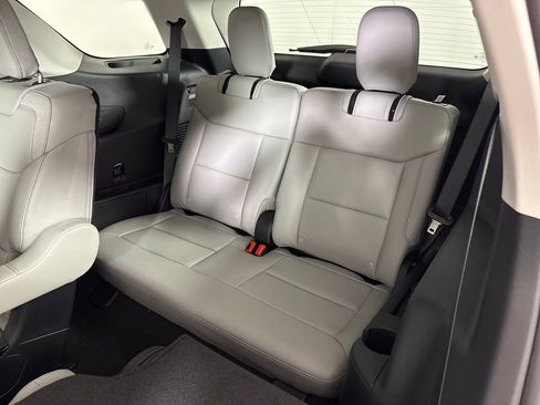 New 2026 Ford Explorer Active w/ Active Comfort Package RWD image 31