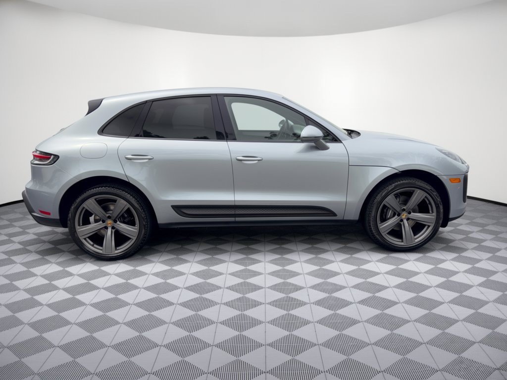 Used 2023 Porsche Macan AWD/4WD image 8