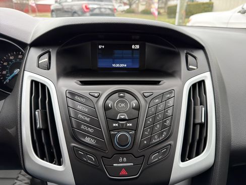 Used 2014 Ford Focus SE w/ SE Winter Package image 16