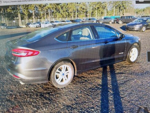 Used 2018 Ford Fusion S image 18