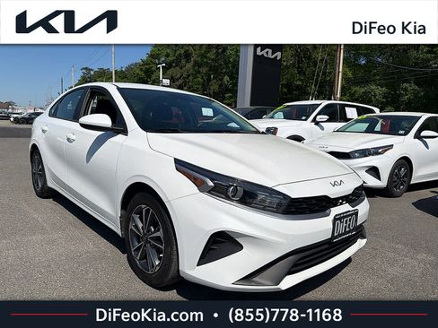 Certified 2023 Kia Forte LXS FWD image 1