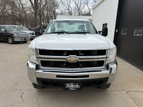 Used 2010 Chevrolet Silverado 3500 W/T w/ LPO, Protection Package image 3