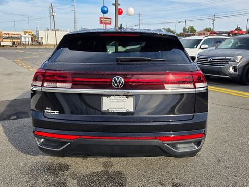 Used 2024 Volkswagen Atlas Cross Sport SE FWD image 10