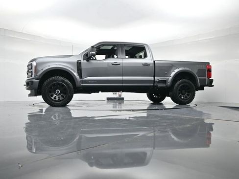 New 2025 Ford F250 XLT w/ Black Appearance Package image 33