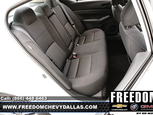 Used 2025 Nissan Altima 2.5 SV FWD image 11
