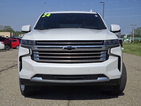 Used 2024 Chevrolet Tahoe High Country AWD/4WD image 16