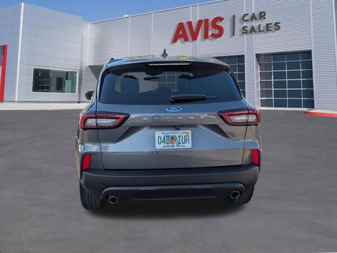 Used 2025 Ford Escape ST-Line image 9