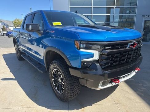 Used 2023 Chevrolet Silverado 1500 ZR2 w/ Technology Package AWD/4WD image 1