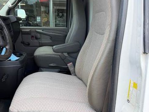 Used 2015 Chevrolet Express 3500 RWD image 6