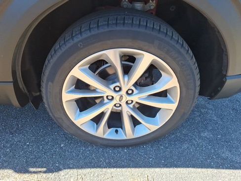 Certified 2021 Ford Explorer Platinum w/ Equipment Group 601A image 23