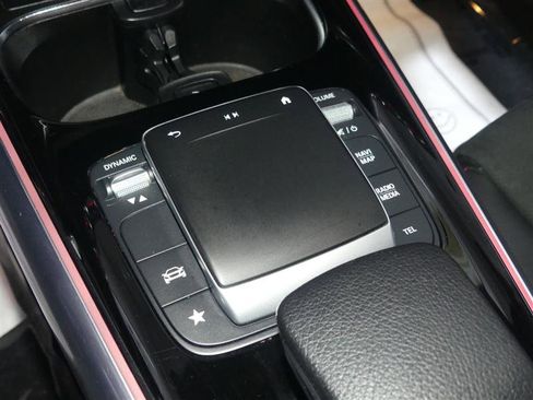 Used 2023 Mercedes-Benz GLA 250 image 38