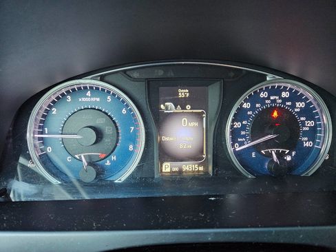 Used 2016 Toyota Camry LE image 10