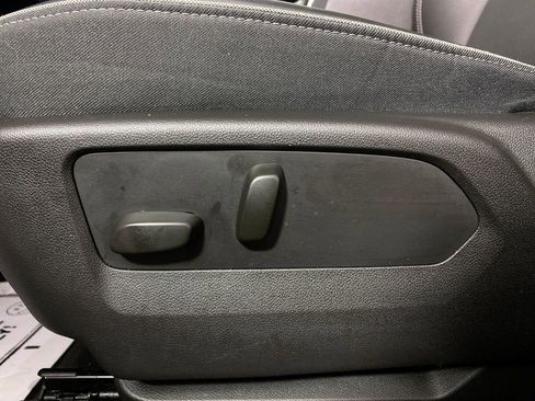 Used 2023 Buick Envision Essence FWD image 12