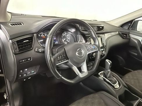Used 2020 Nissan Rogue Sport SV w/ Technology Package AWD/4WD image 13