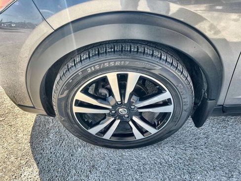 Used 2018 Nissan Kicks SR w/ Premium Package image 32