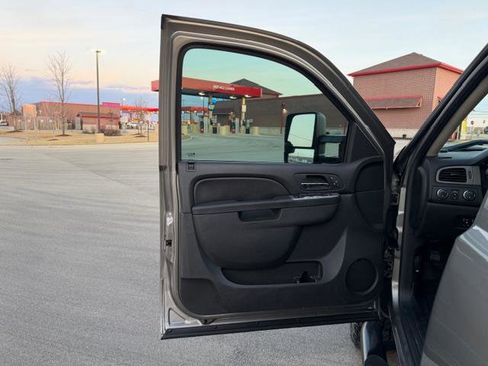 Used 2013 Chevrolet Silverado 2500 LTZ w/ LTZ Plus Package image 14