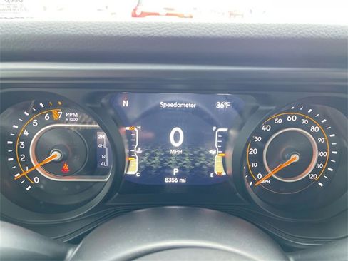 Used 2024 Jeep Gladiator Sport image 12