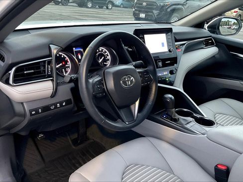 Used 2023 Toyota Camry SE w/ Cold Weather Package image 13
