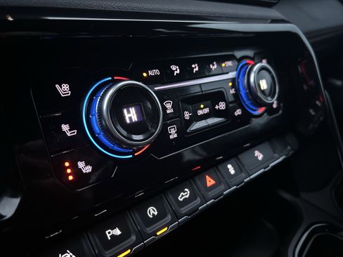 Used 2024 GMC Sierra 1500 AT4 image 25