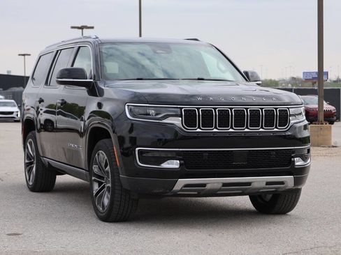 Used 2022 Jeep Wagoneer Series III w/ Premium Group I image 4