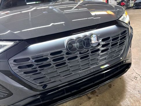 Certified 2024 Audi Q8 e-tron Premium Plus w/ Prestige Package AWD/4WD image 31