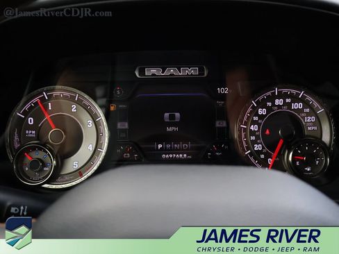 Used 2022 RAM 1500 Limited w/ Body Color Bumper Group AWD/4WD image 29