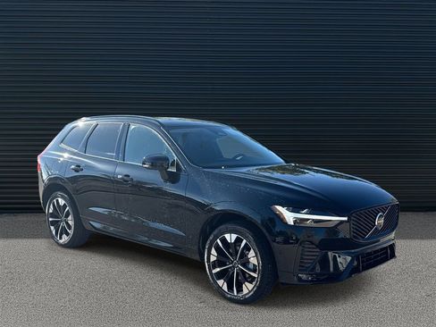 New 2026 Volvo XC60 B5 Plus w/ Protection Package Premier image 3