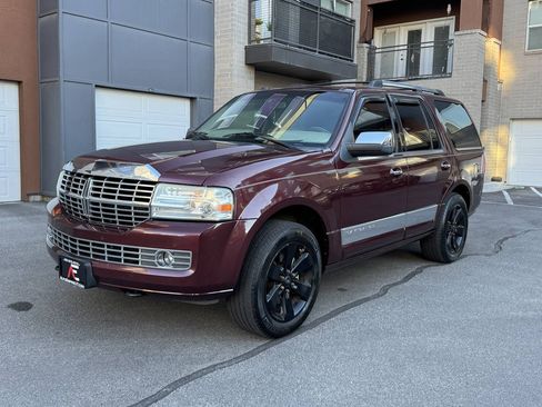 Used 2010 Lincoln Navigator 4WD image 1